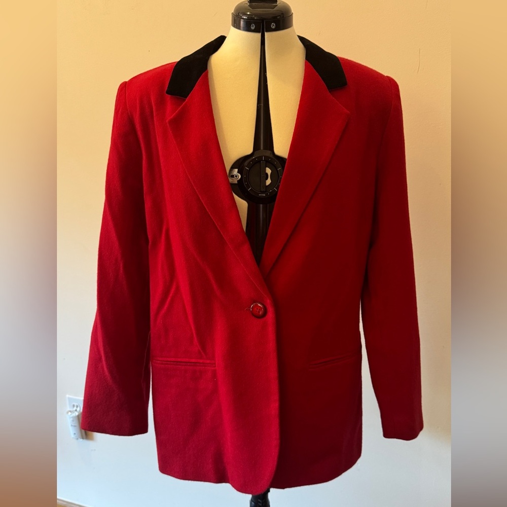 Sag Harbor Red Wool Blazer Size 14 Black Velvet Collar Vintage Statement Jacket